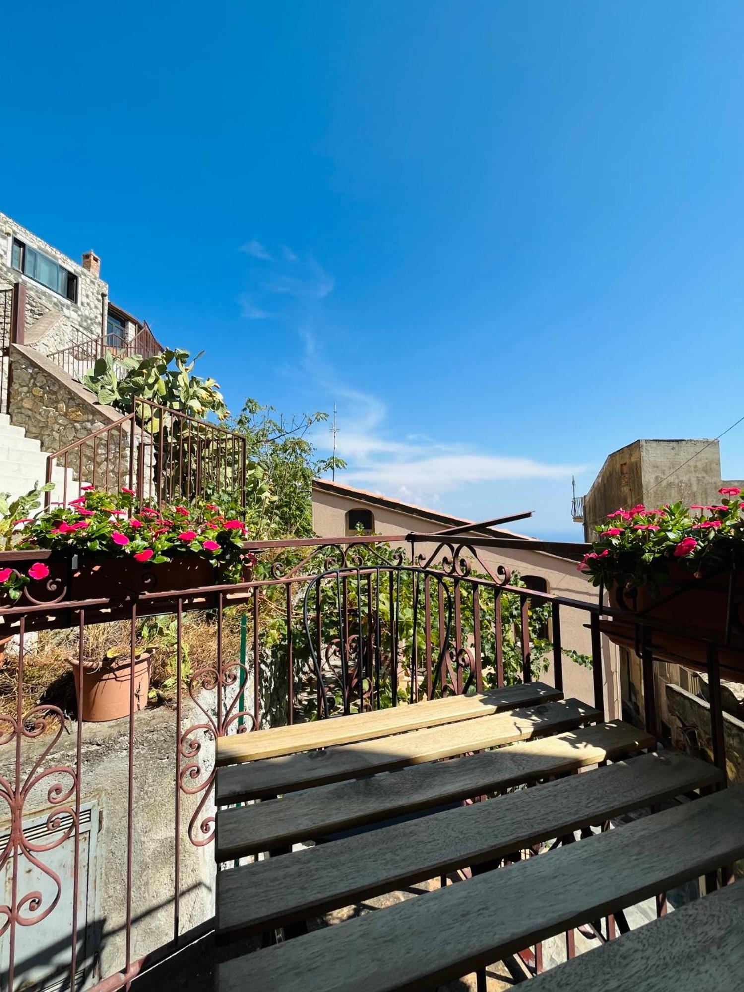 Tyche House * Castelmola